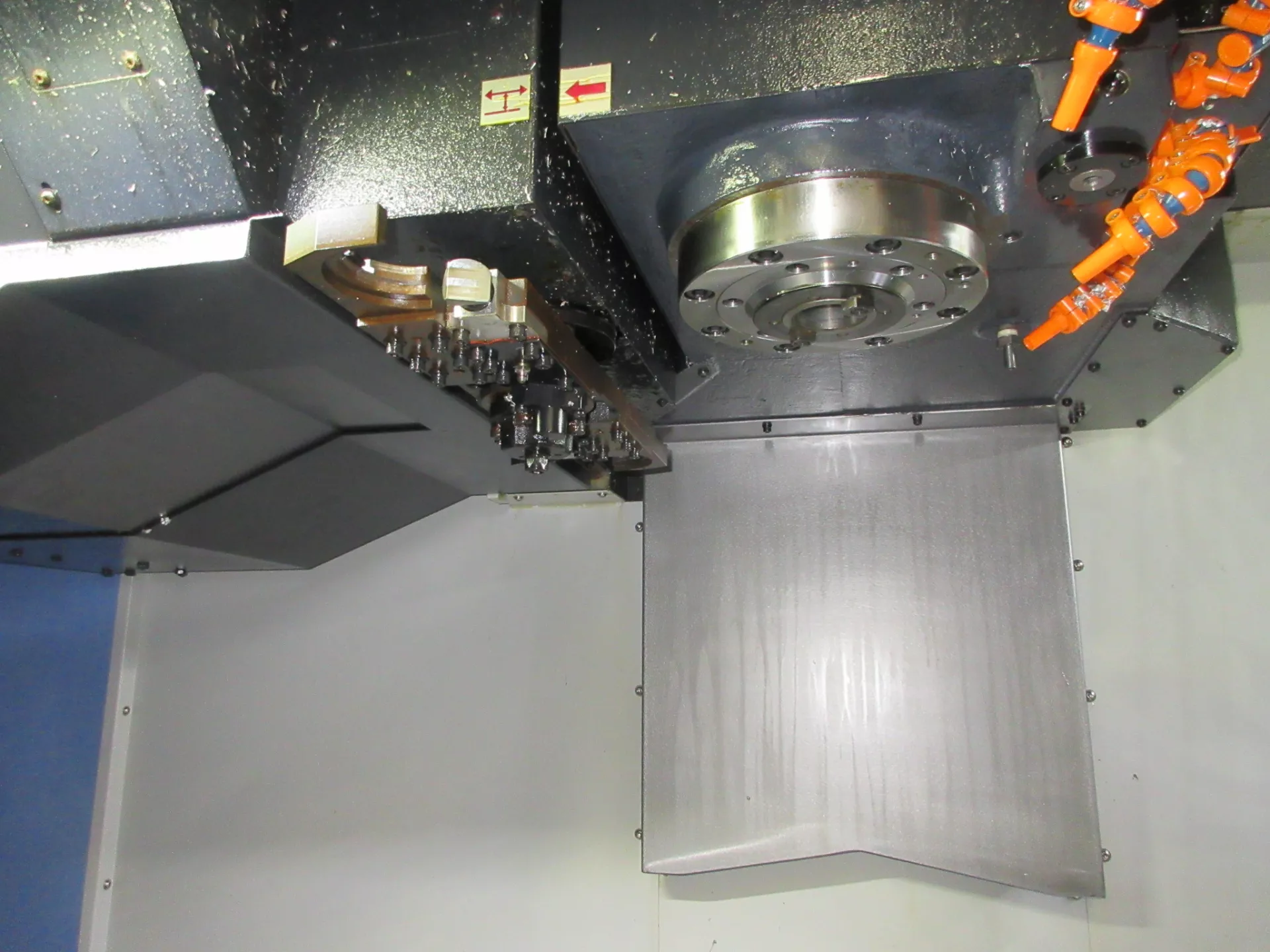 DN Solutions (Doosan) DNM-5700L 4-Axis - Image 7