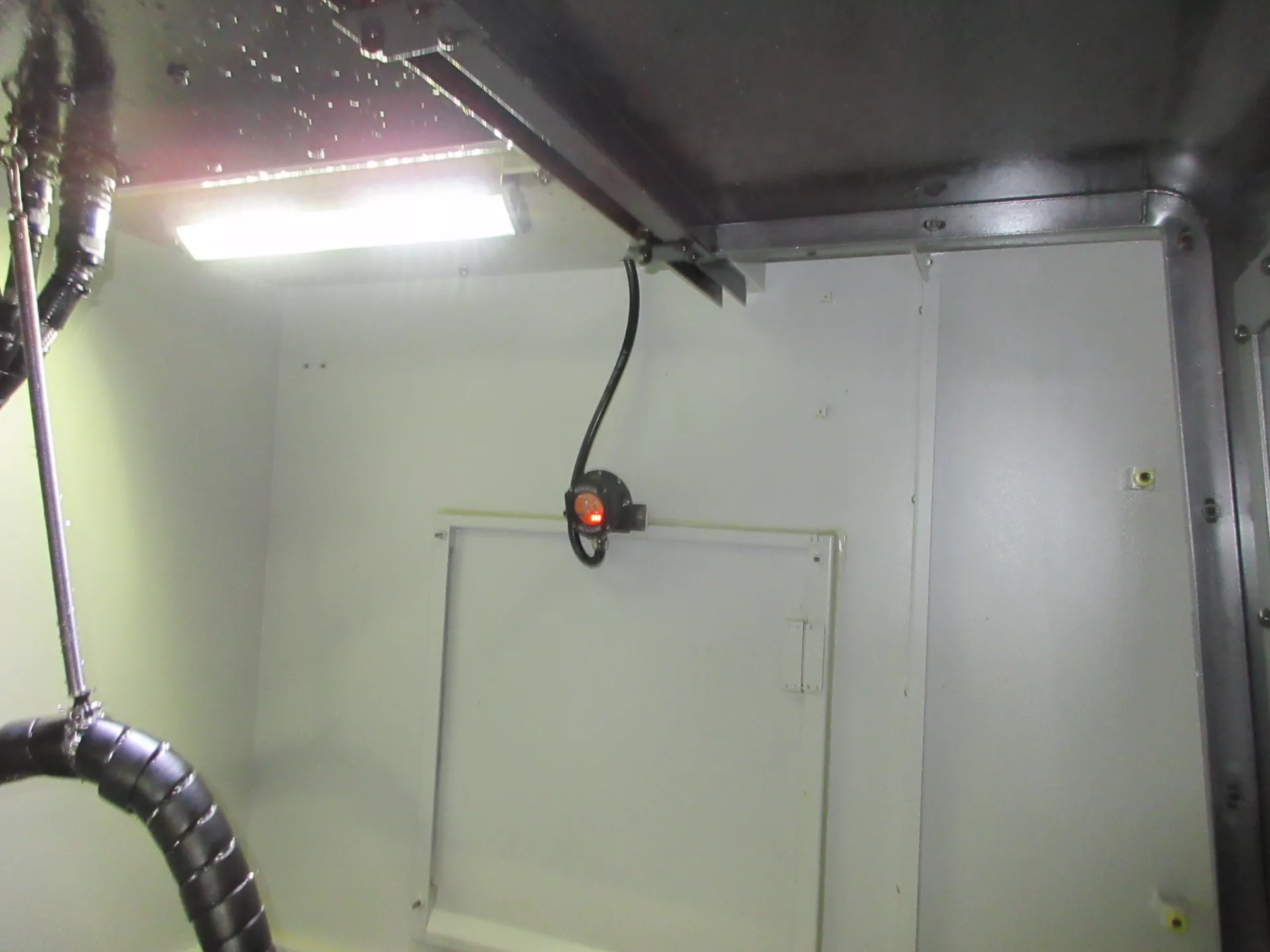 DN Solutions (Doosan) DNM-5700L 4-Axis - Image 8