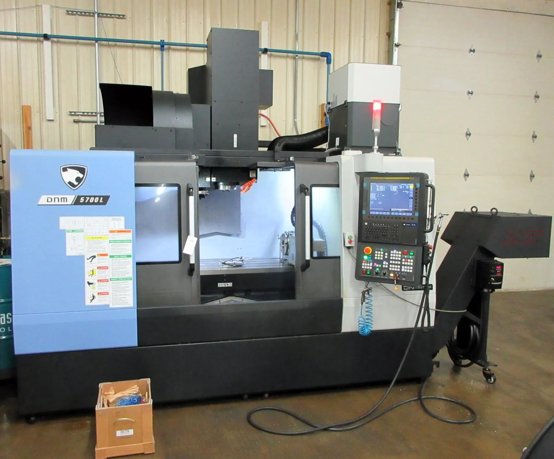 DN Solutions (Doosan) DNM-5700L 4-Axis