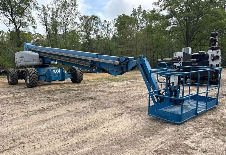 GENIE S-125 TELESCOPIC BOOM LIFT