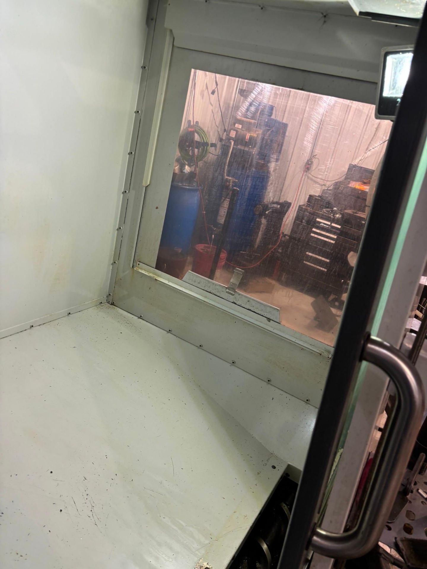 2017 HAAS TM-3P CNC MILL - LOW HOURS, CHIP AUGER, COOLANT SYSTEM, IPS - Image 9