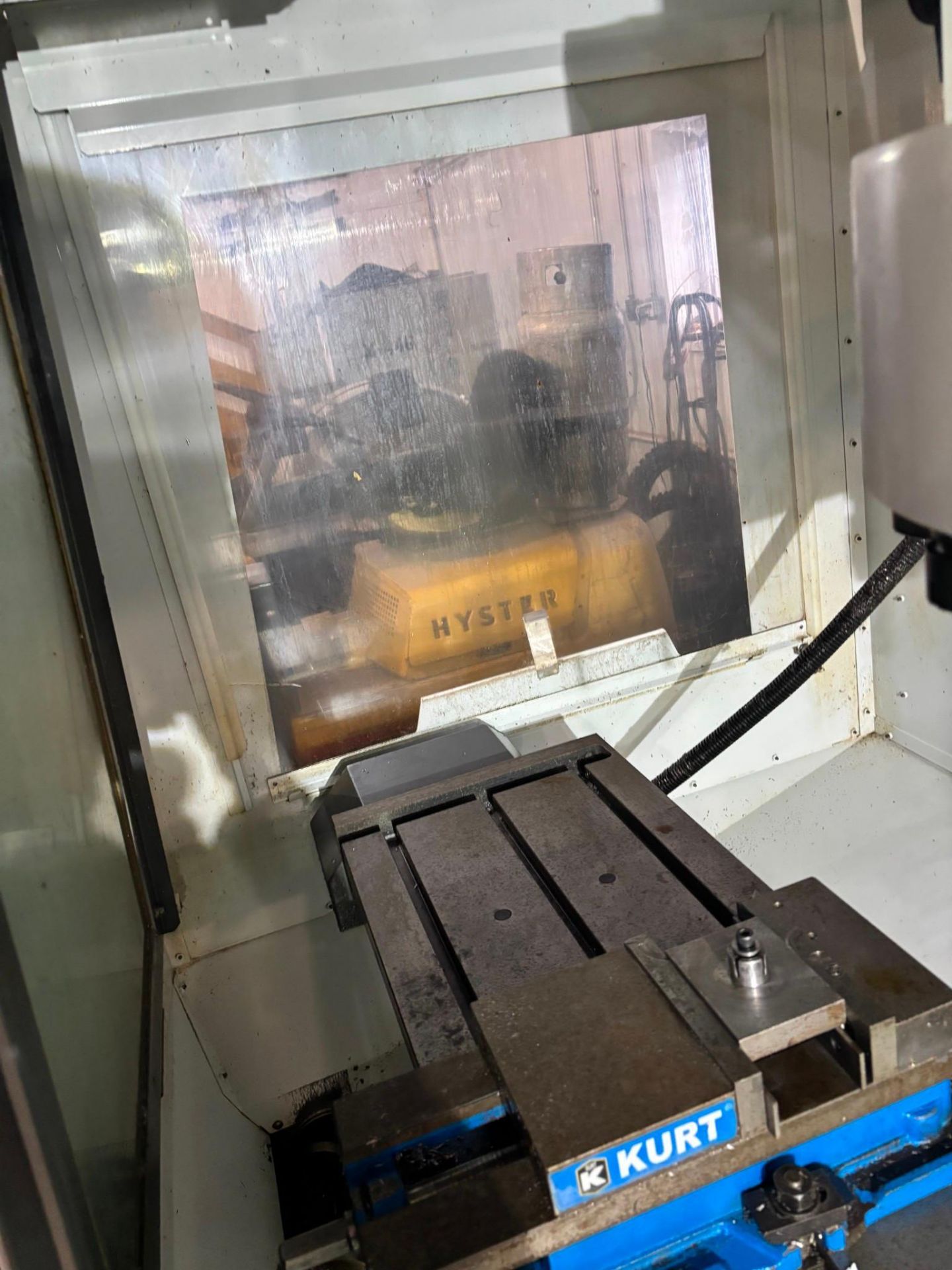 2017 HAAS TM-3P CNC MILL - LOW HOURS, CHIP AUGER, COOLANT SYSTEM, IPS - Image 12