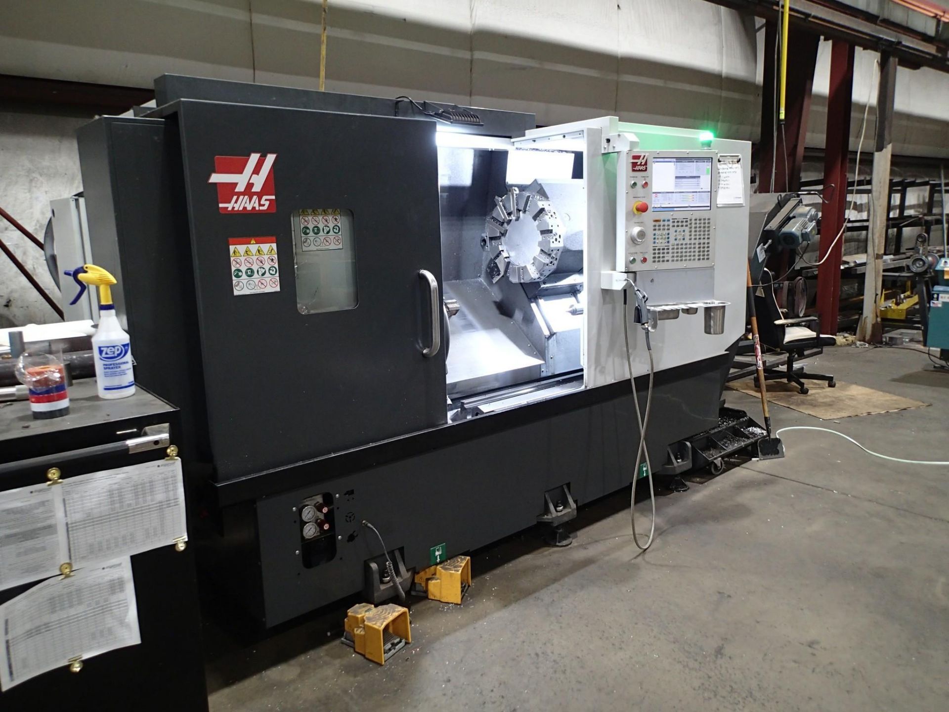 2022 HAAS ST-35 CNC LATHE - PROGRAMMABLE TAILSTOCK, PRESETTER, 12" CHUCK, CONVEYOR - Image 6