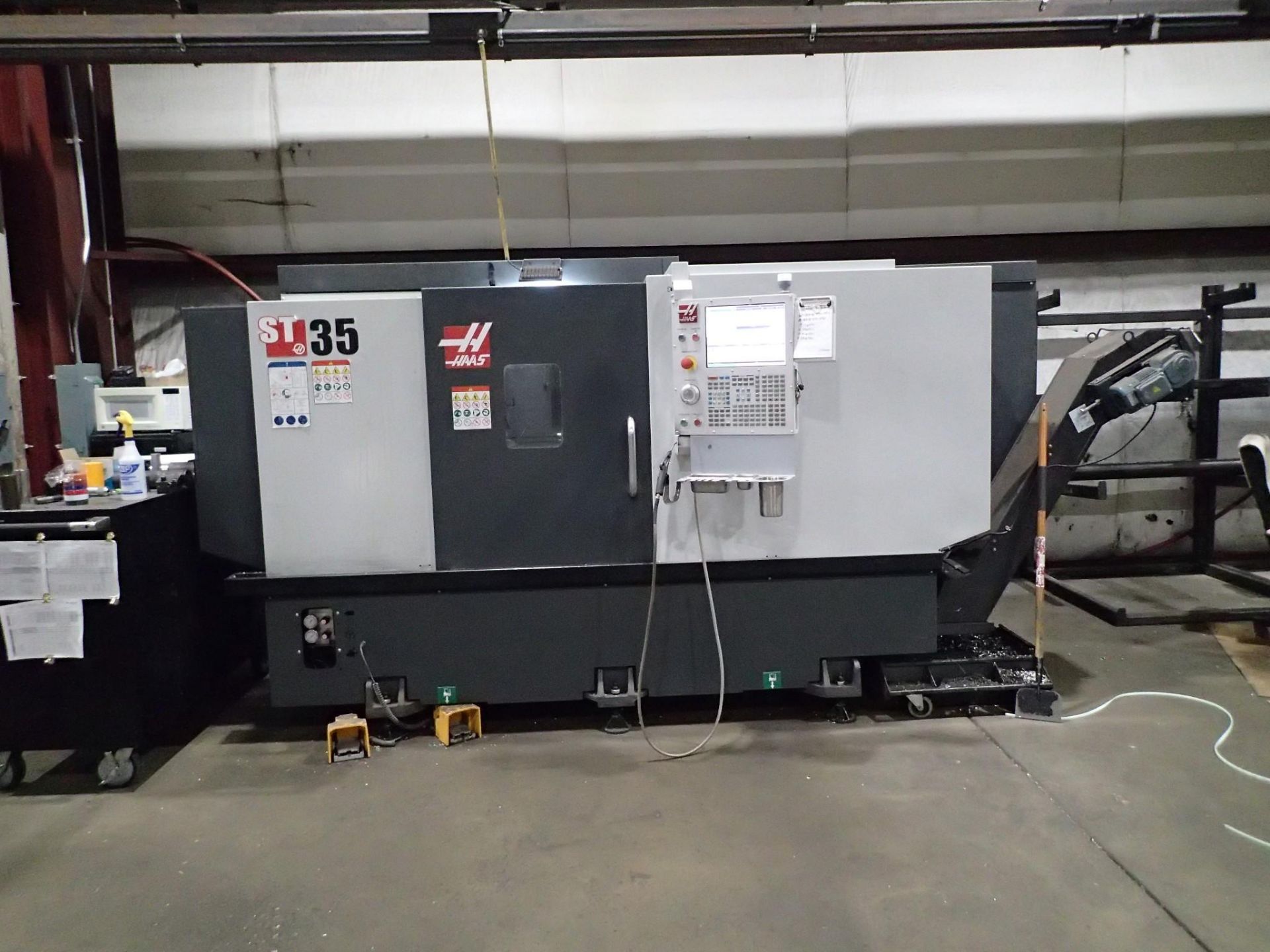 2022 HAAS ST-35 CNC LATHE - PROGRAMMABLE TAILSTOCK, PRESETTER, 12" CHUCK, CONVEYOR - Image 7