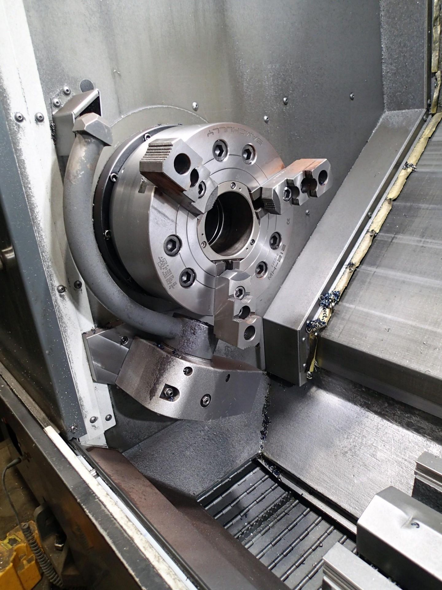 2022 HAAS ST-35 CNC LATHE - PROGRAMMABLE TAILSTOCK, PRESETTER, 12" CHUCK, CONVEYOR - Image 12