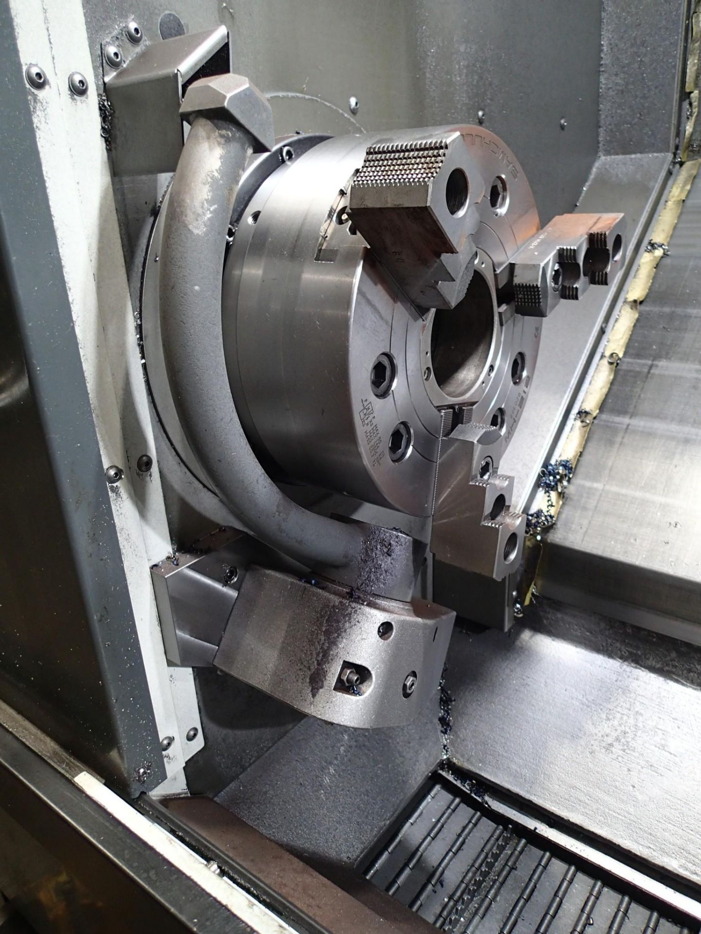 2022 HAAS ST-35 CNC LATHE - PROGRAMMABLE TAILSTOCK, PRESETTER, 12" CHUCK, CONVEYOR - Image 31