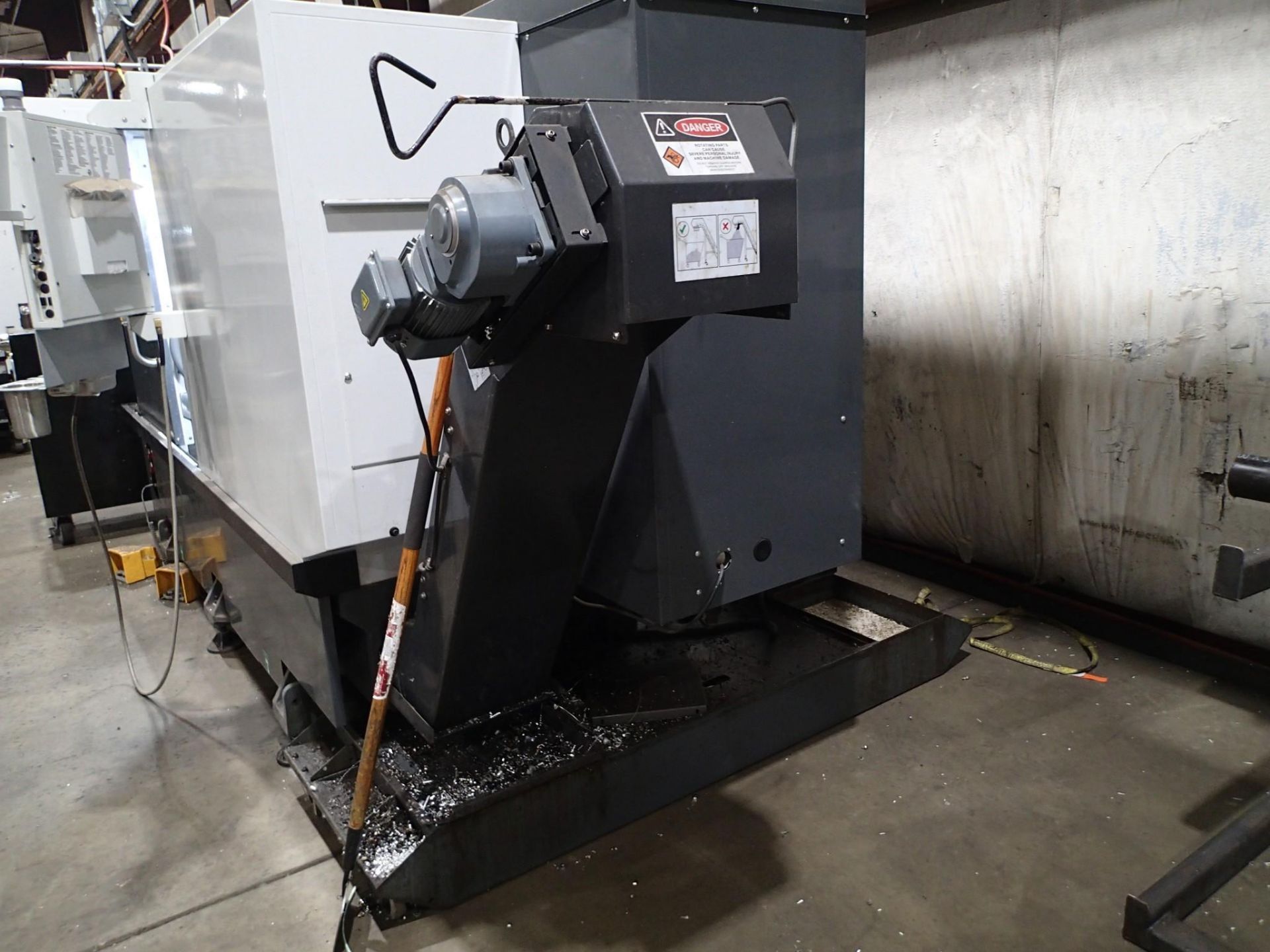2022 HAAS ST-35 CNC LATHE - PROGRAMMABLE TAILSTOCK, PRESETTER, 12" CHUCK, CONVEYOR - Image 41
