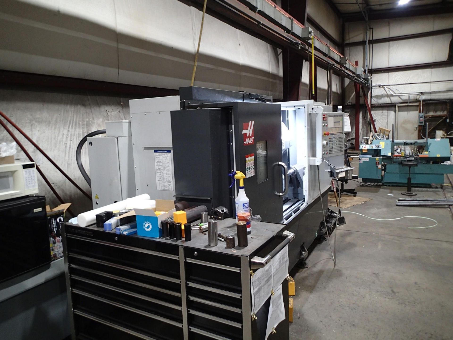 2022 HAAS ST-35 CNC LATHE - PROGRAMMABLE TAILSTOCK, PRESETTER, 12" CHUCK, CONVEYOR - Image 54