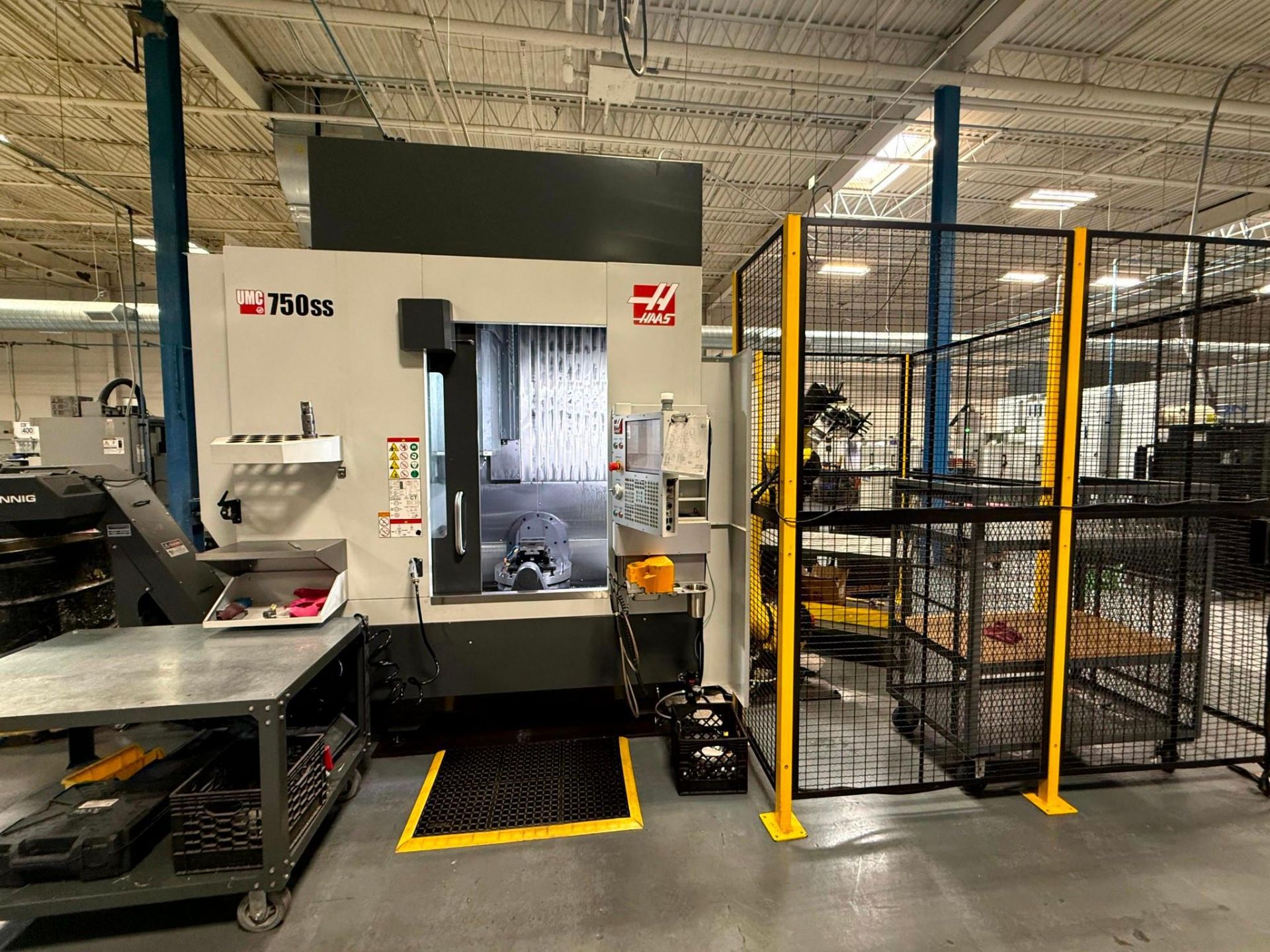 2022 HAAS UMC-750SS UNIVERSAL MACHINING CENTER, FANUC M-20ID ROBOT CELL, CHIP CONVEYOR