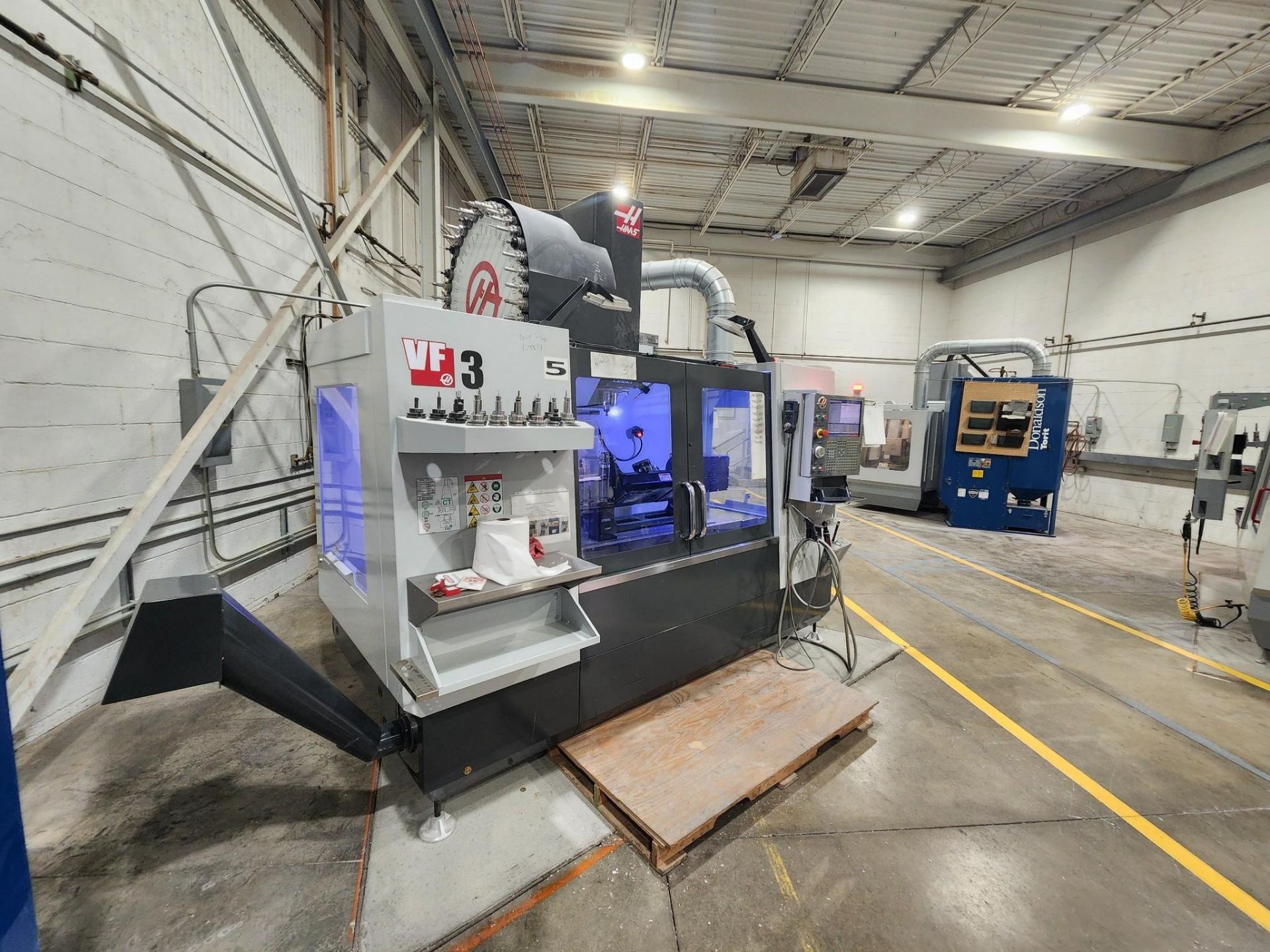 2016 HAAS VF-3 VMC - 40 ATC, WIPS, 30K RPM, CHIP AUGER, 4TH & 5TH AXIS READY - Image 6