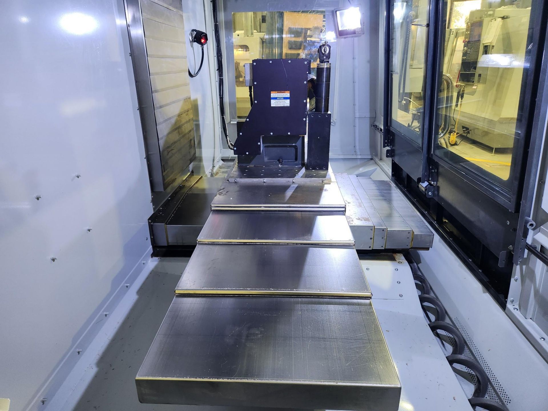 2016 HAAS VF-3 VMC - 40 ATC, WIPS, 30K RPM, CHIP AUGER, 4TH & 5TH AXIS READY - Image 10