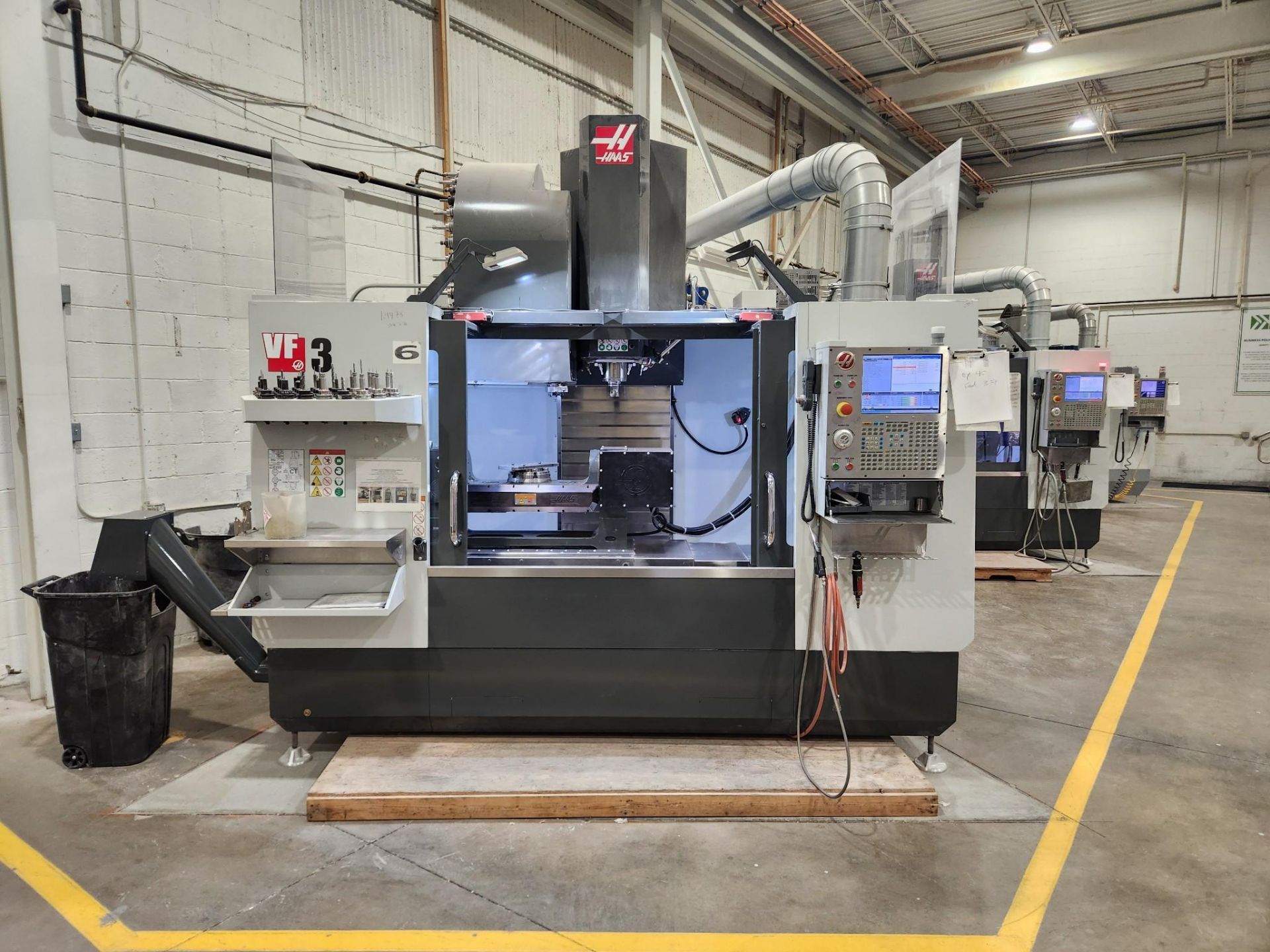 2016 HAAS VF-3 VMC - 40 ATC, WIPS, 30K RPM, CHIP AUGER, 4TH & 5TH AXIS READY - Image 5