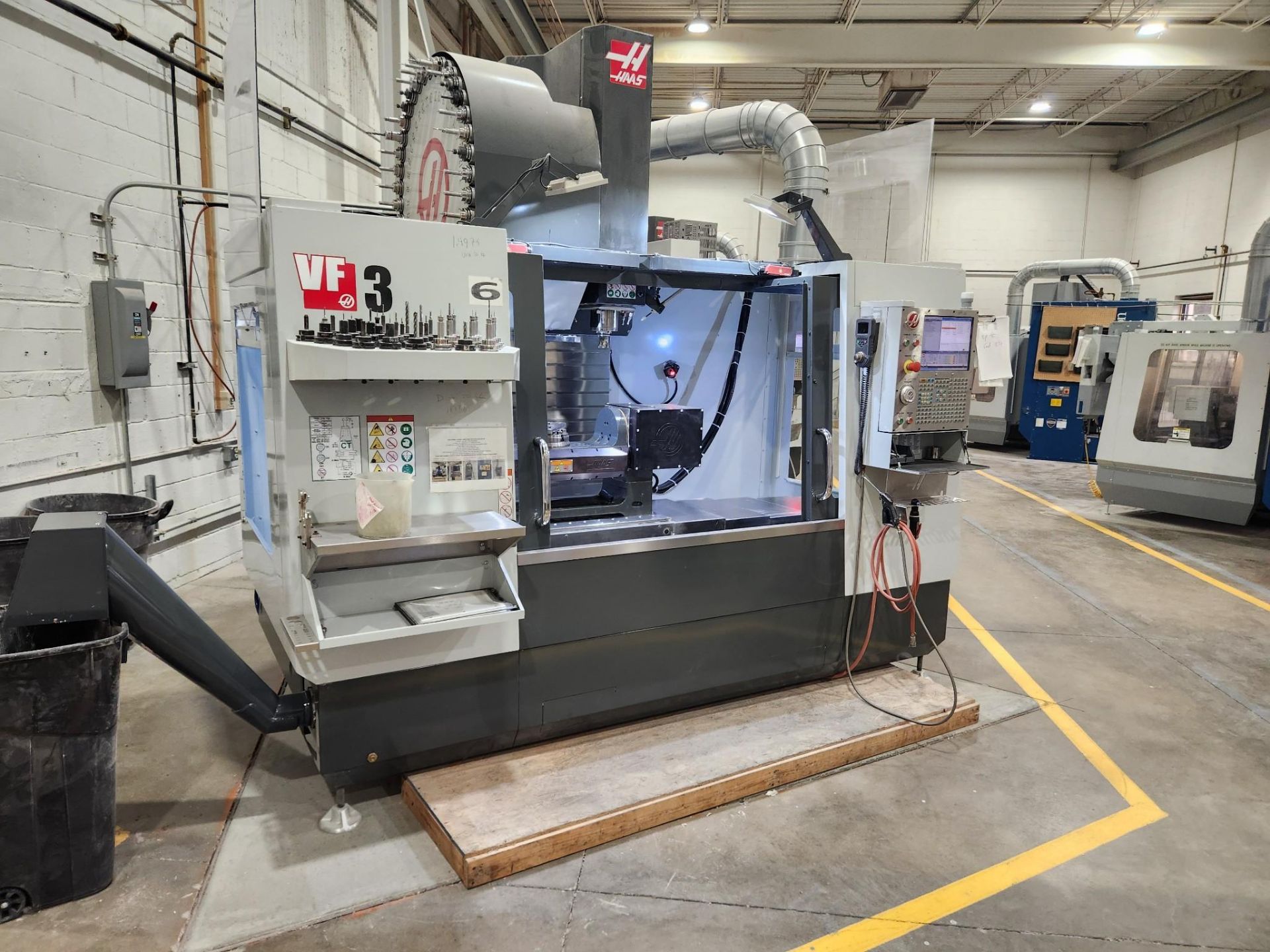 2016 HAAS VF-3 VMC - 40 ATC, WIPS, 30K RPM, CHIP AUGER, 4TH & 5TH AXIS READY - Image 6