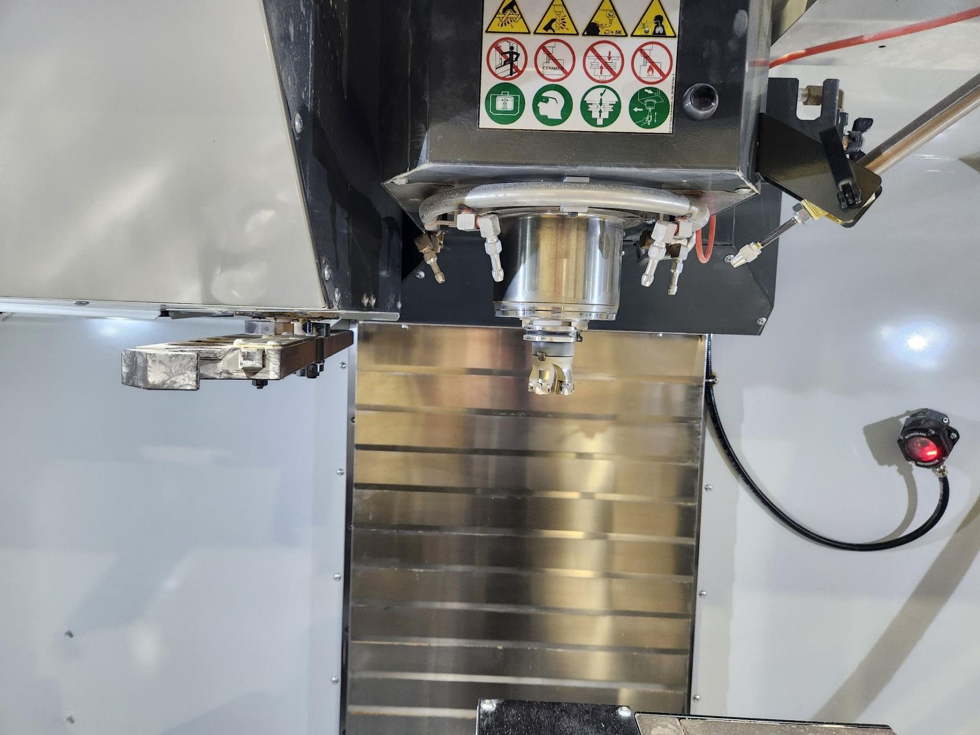 2016 HAAS VF-3 VMC - 40 ATC, WIPS, 30K RPM, CHIP AUGER, 4TH & 5TH AXIS READY - Image 13