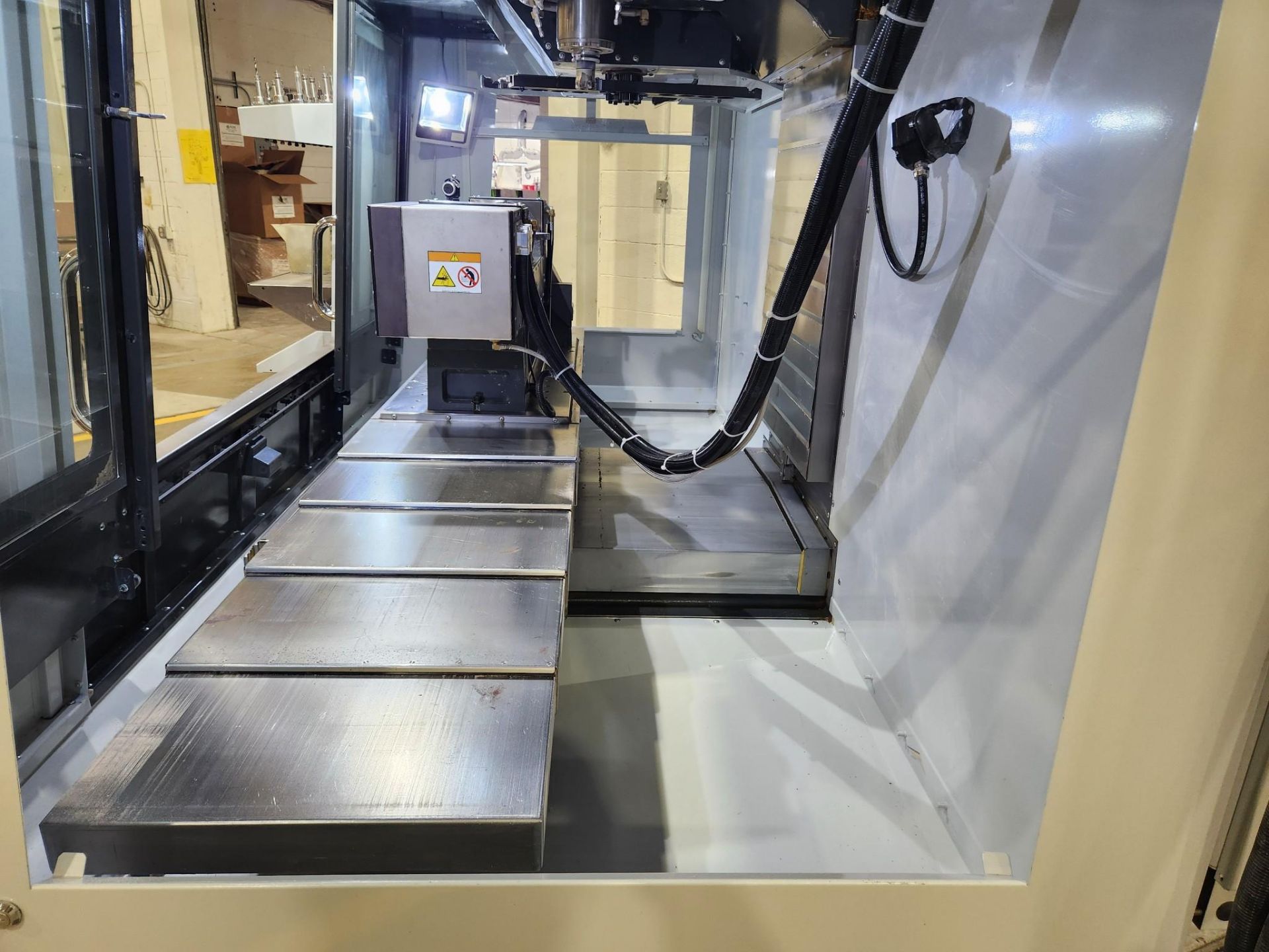 2016 HAAS VF-3 VMC - 40 ATC, WIPS, 30K RPM, CHIP AUGER, 4TH & 5TH AXIS READY - Image 15