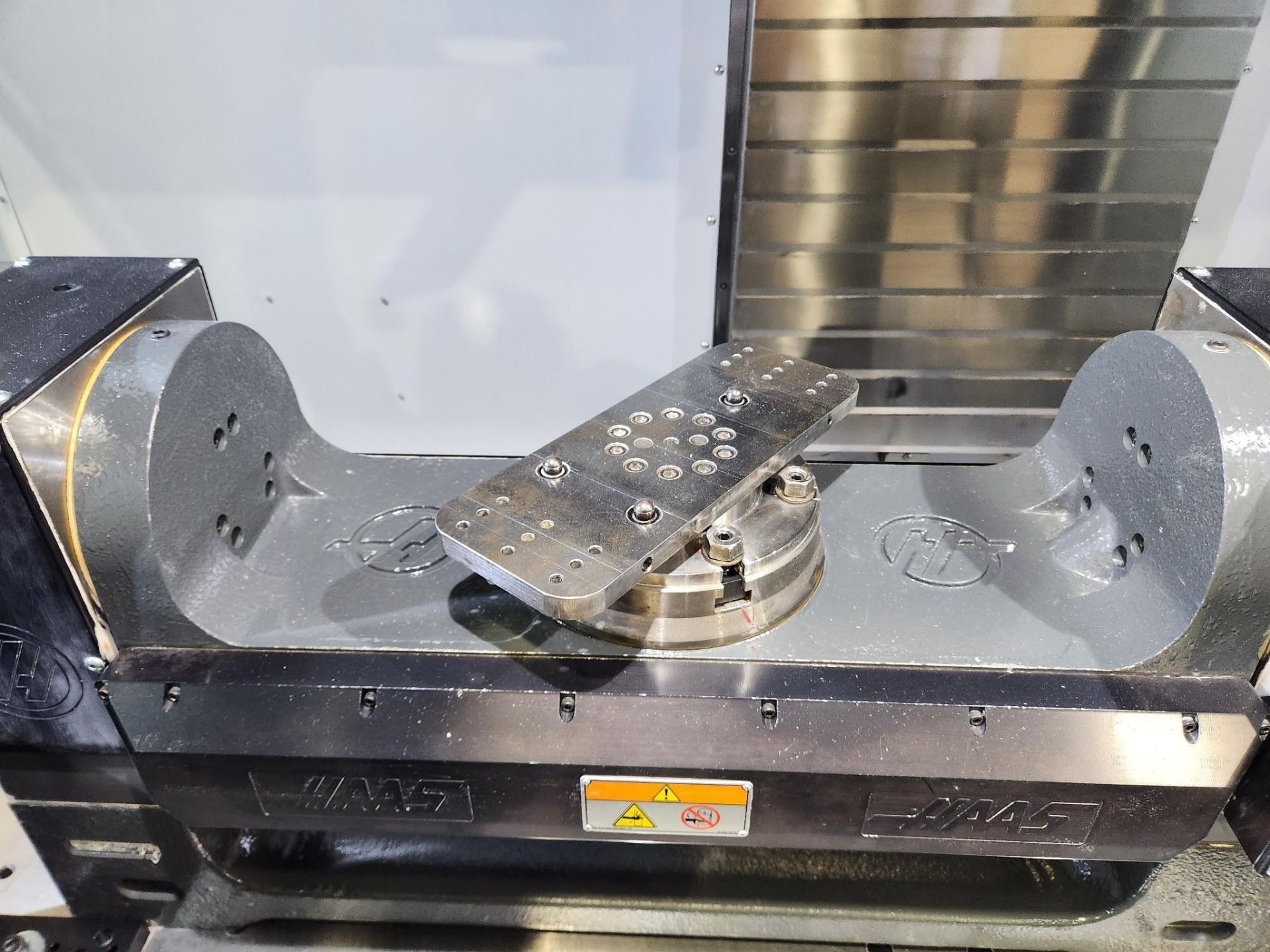2020 HAAS TR-210 5-AXIS TRUNNION ROTARY TABLE - Image 3
