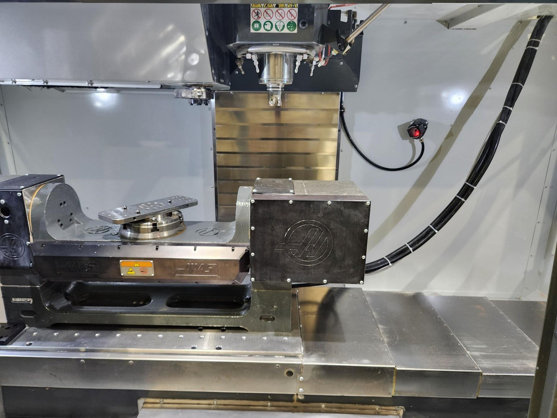 2020 HAAS TR-210 5-AXIS TRUNNION ROTARY TABLE - Image 4