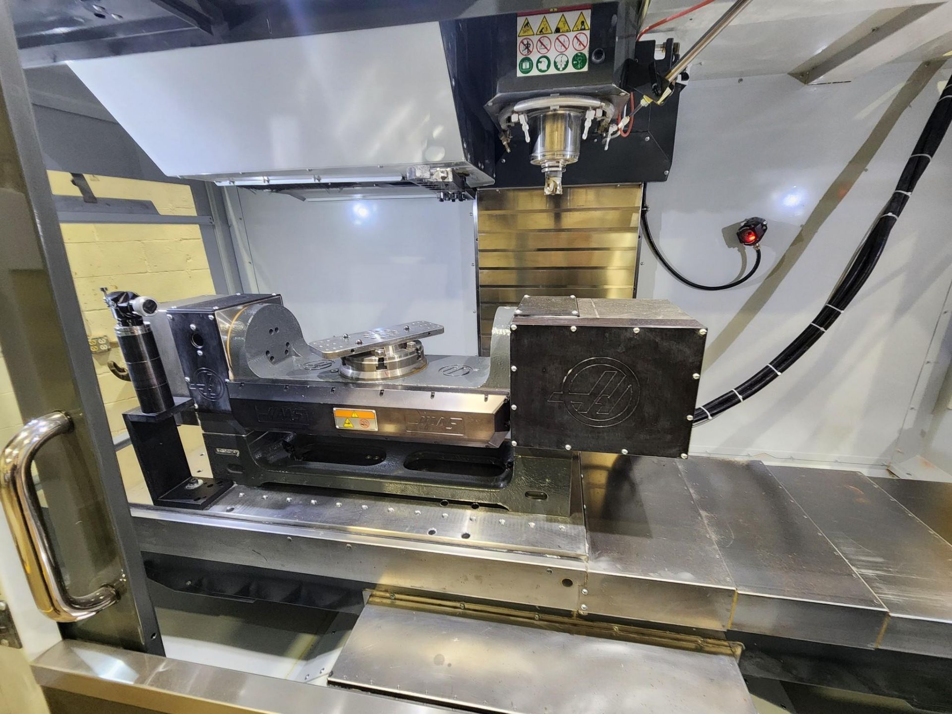 2020 HAAS TR-210 5-AXIS TRUNNION ROTARY TABLE - Image 9