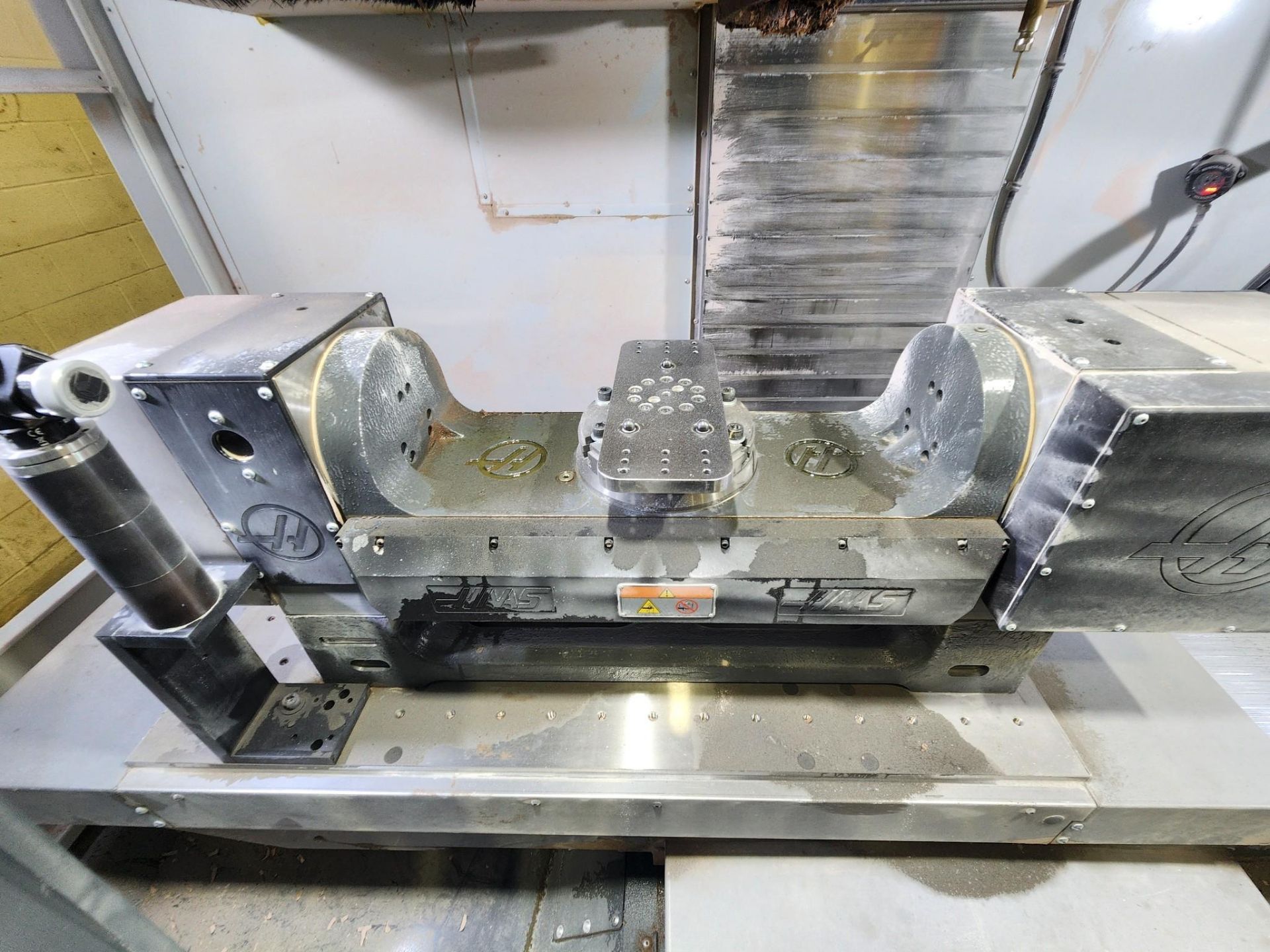 2021 HAAS TR-210 5-AXIS TRUNNION ROTARY TABLE PLATTER DIAMETER: 8.3" MAXIMUM WEIGHT ON PLATTER: 200