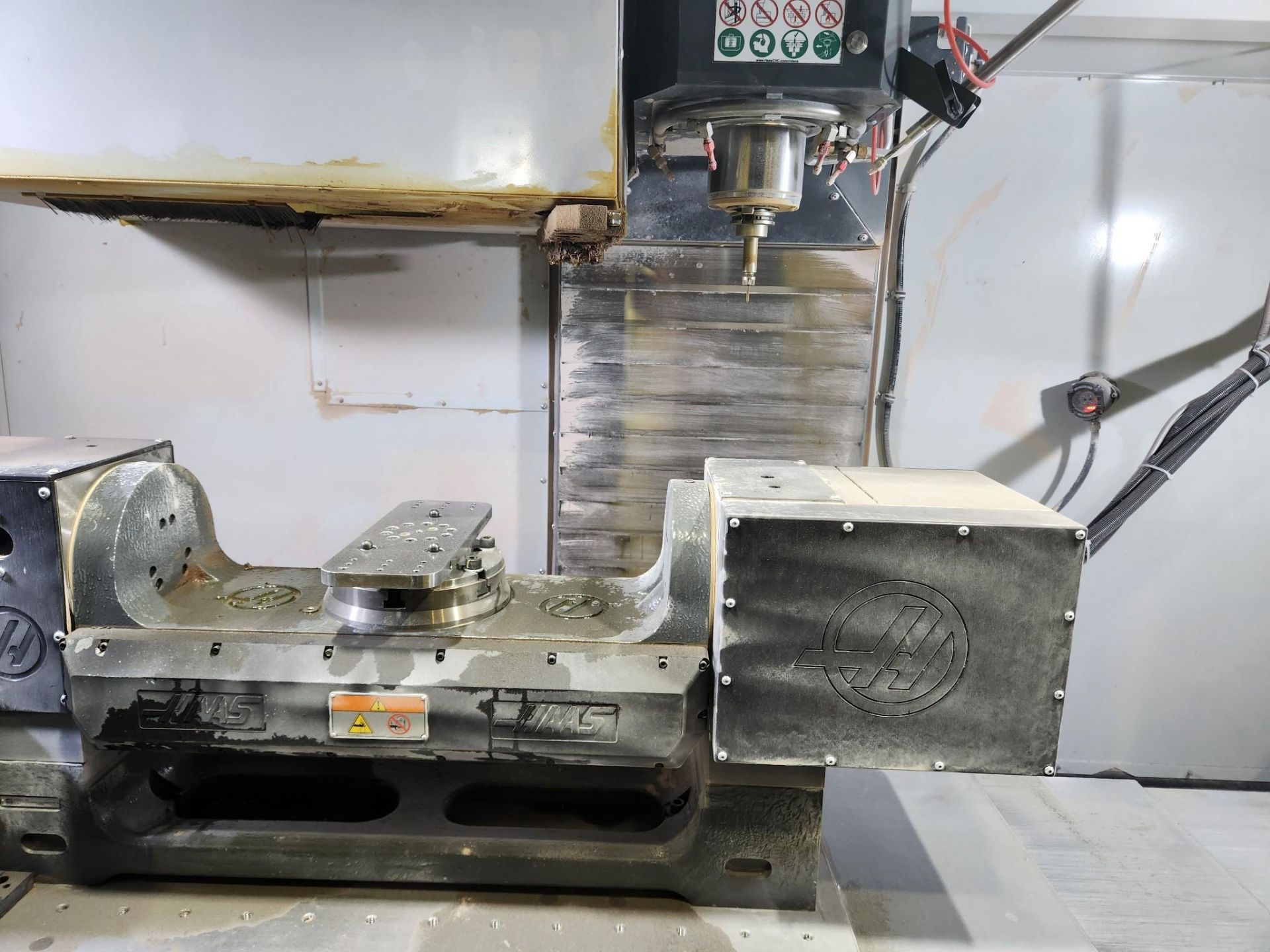 2021 HAAS TR-210 5-AXIS TRUNNION ROTARY TABLE PLATTER DIAMETER: 8.3" MAXIMUM WEIGHT ON PLATTER: 200 - Image 4