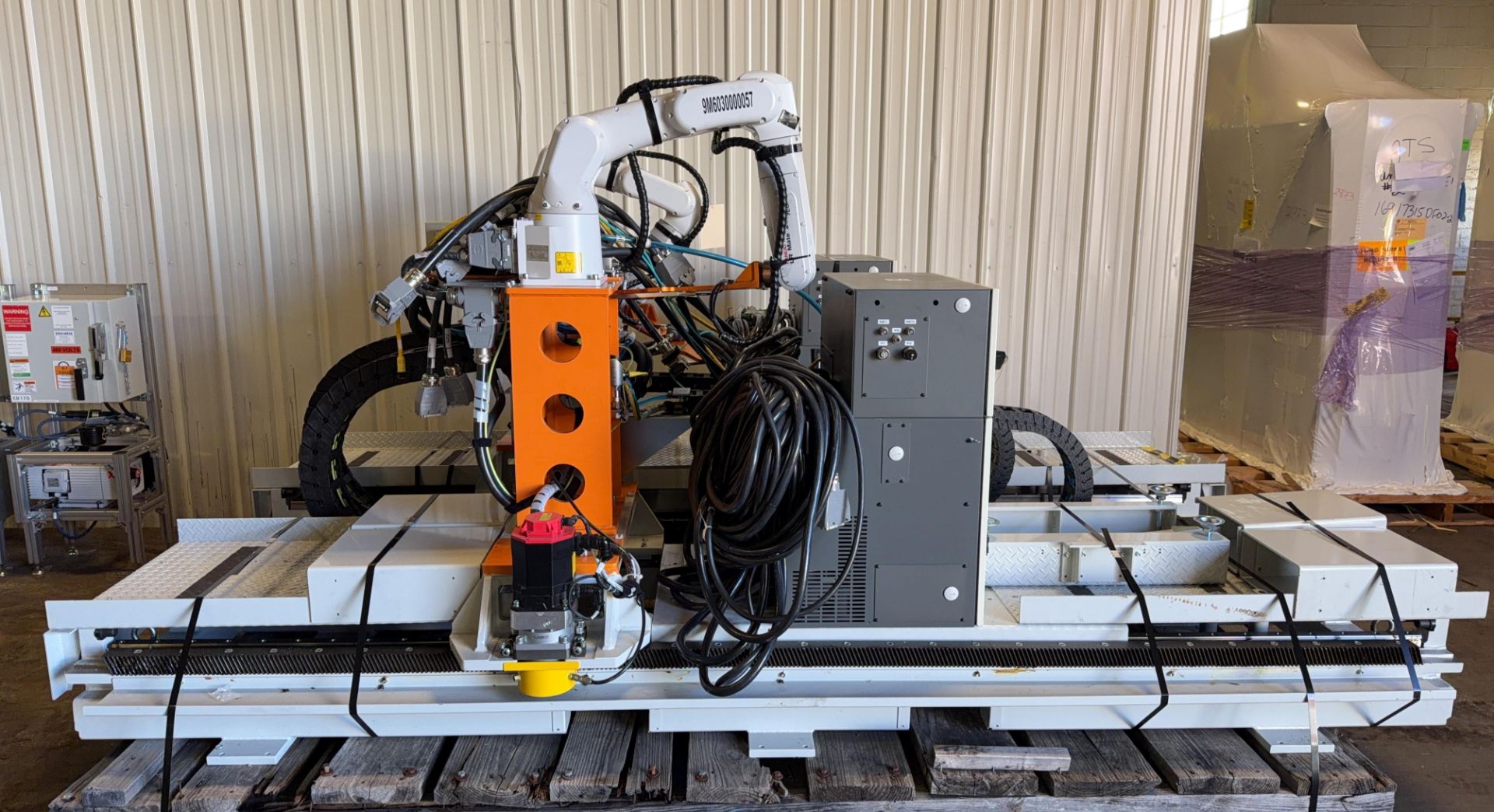 Fanuc LR Mate 200iD/7LC Robots w/7th Axis Track