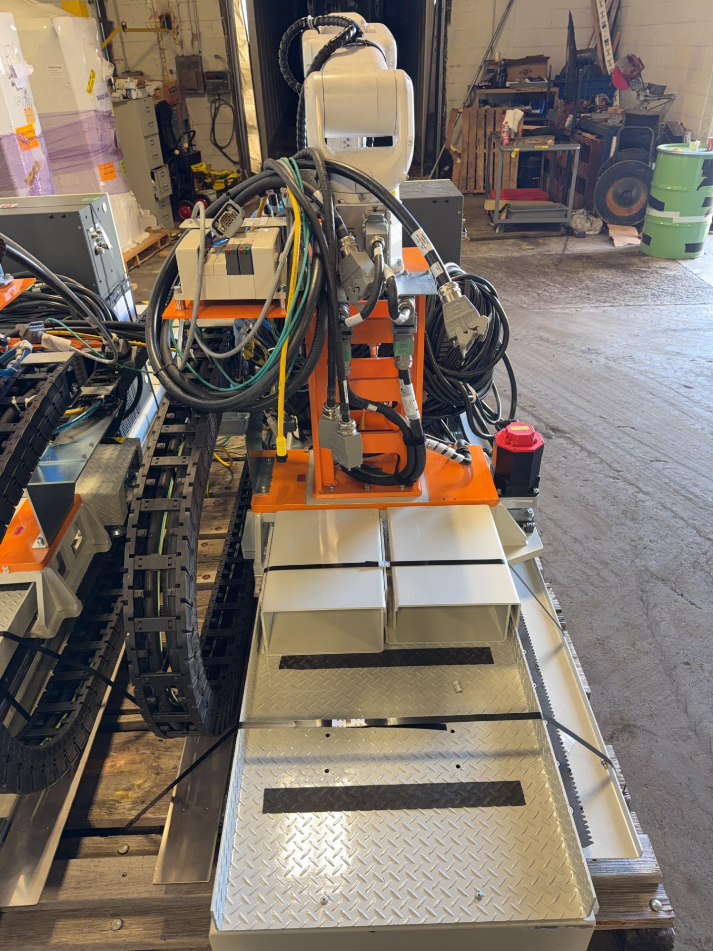 Fanuc LR Mate 200iD/7LC Robots w/7th Axis Track - Image 3