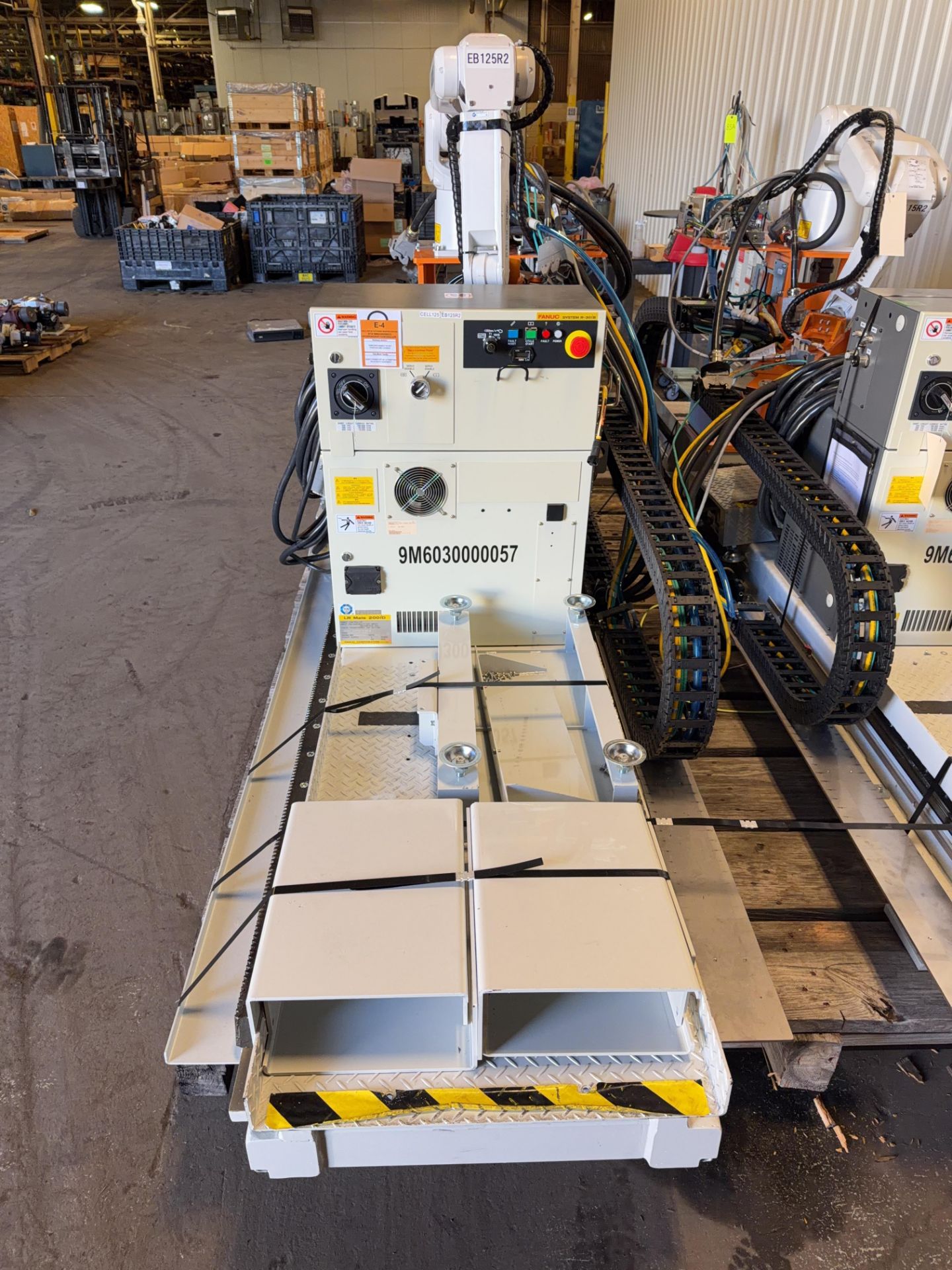 Fanuc LR Mate 200iD/7LC Robots w/7th Axis Track - Image 4