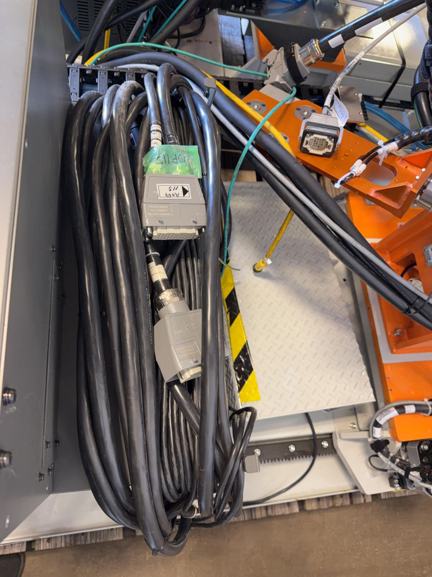 Fanuc LR Mate 200iD/7LC Clean Room Robot w/7th Axis Track - Image 11