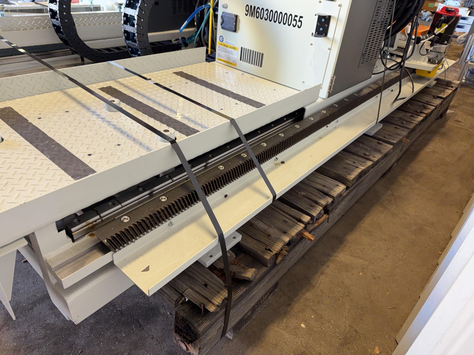Fanuc LR Mate 200iD/7LC Clean Room Robot w/7th Axis Track - Image 12
