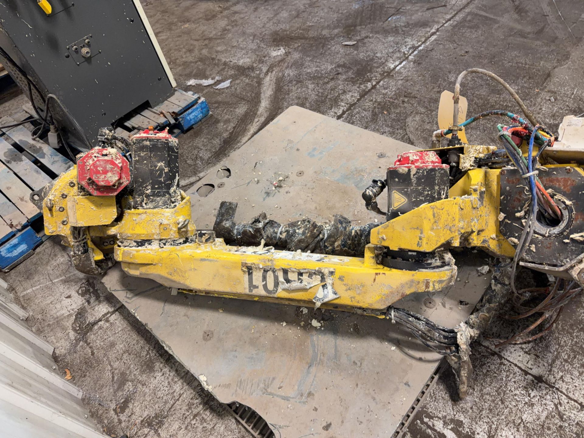 Fanuc M20iA Robot & Controller - Image 6